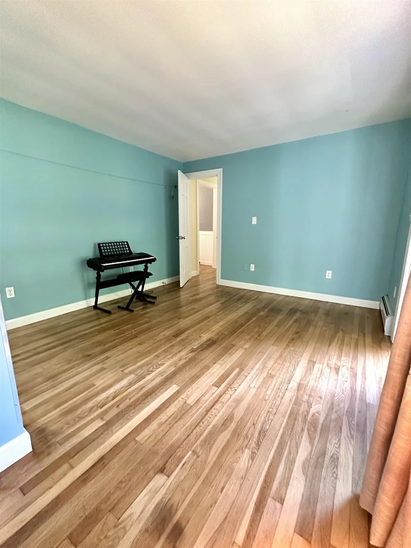 Photo of 720 Pine Banks