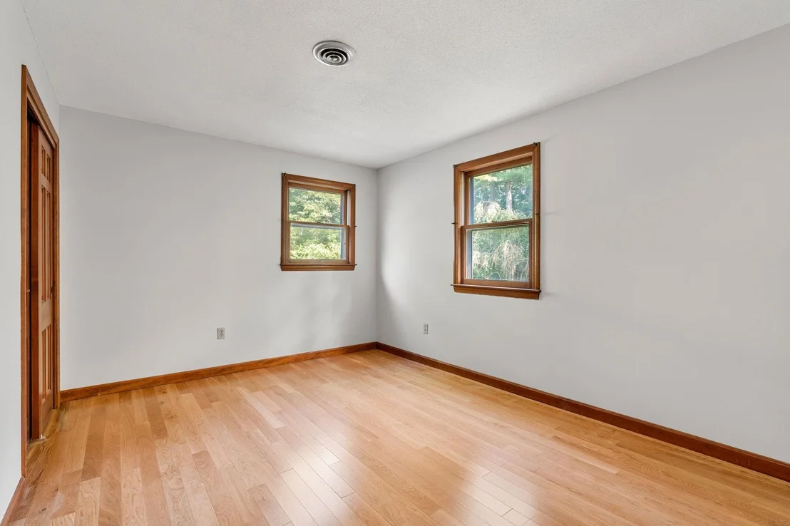 Photo of 34 Sharon