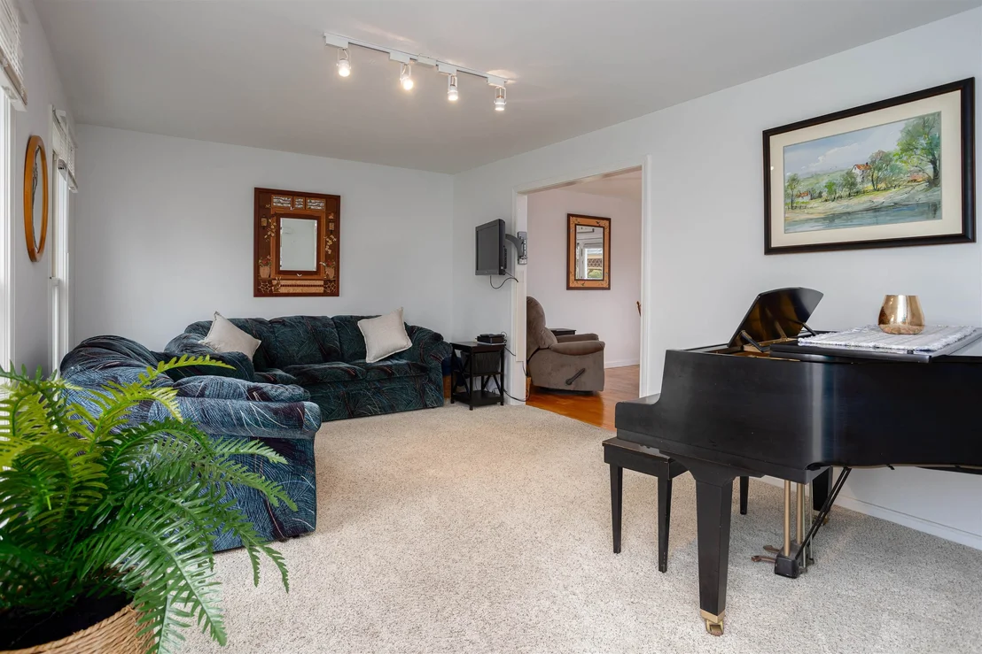 Photo of 266 Isham
