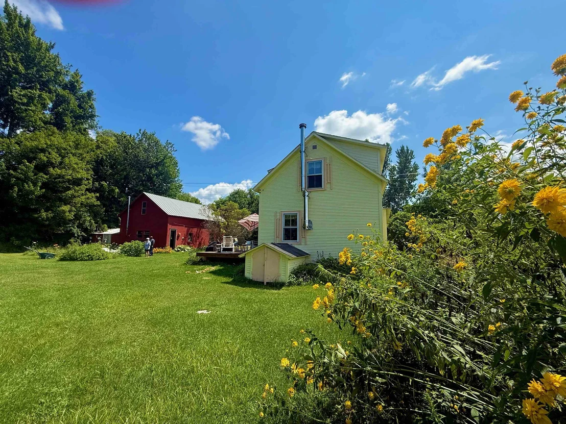 Photo of 2340 Panton