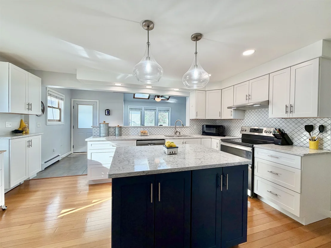 Photo of 23 Guyette