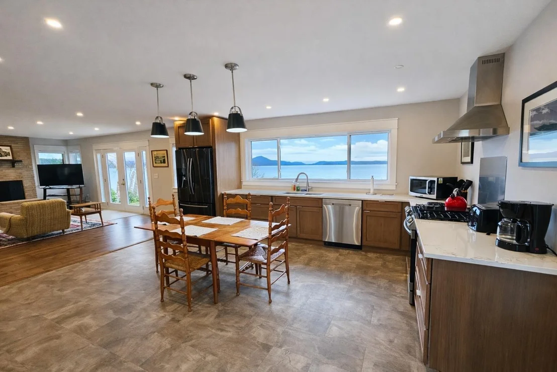 Photo of 1254 Bluff