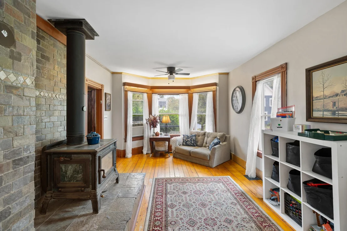 Photo of 83 Spring