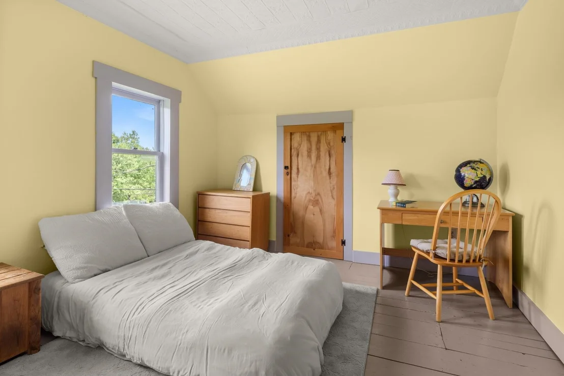 Photo of 1076 Brown Hill