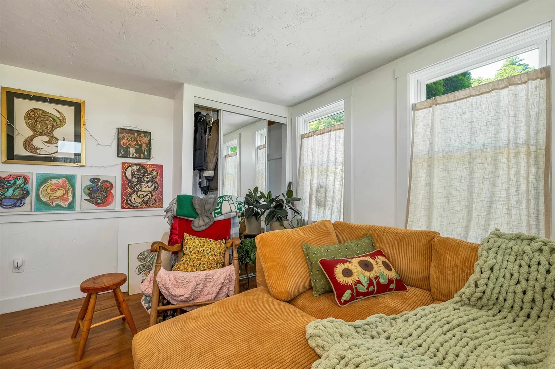 Photo of Unit E at 328 Daniel Webster