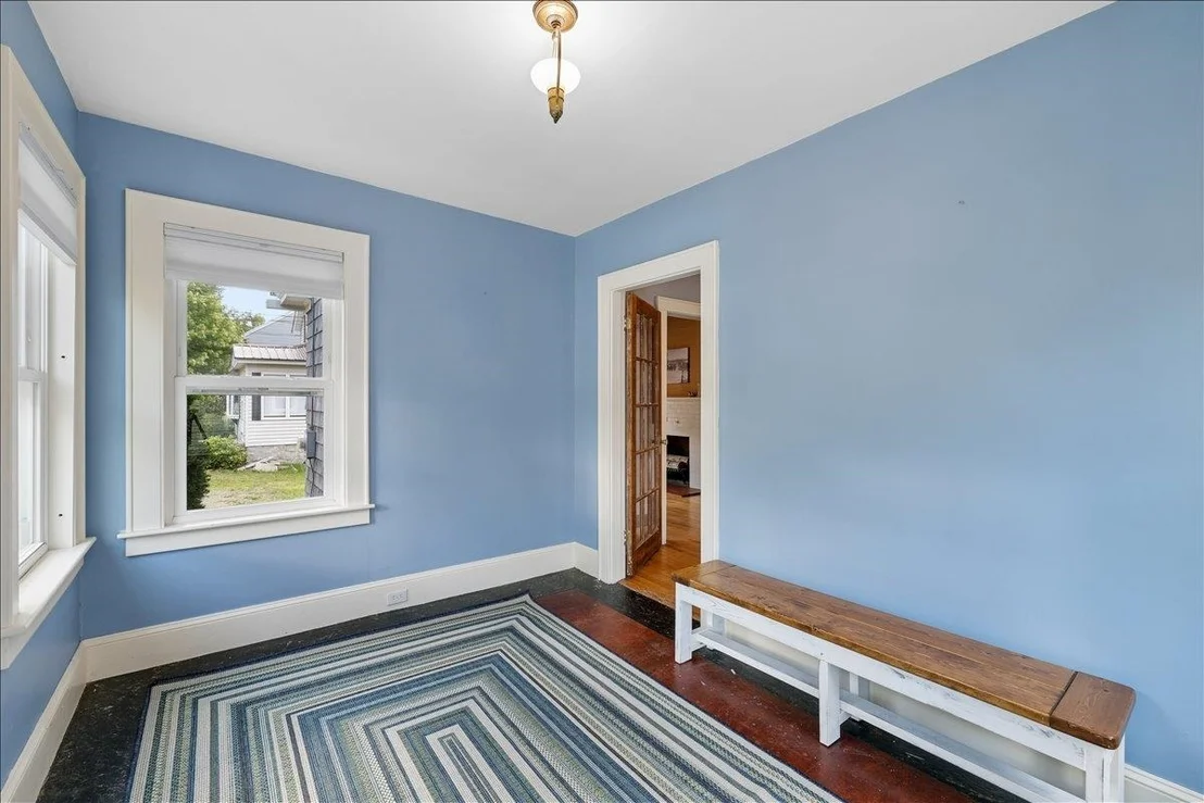 Photo of 838 Maple