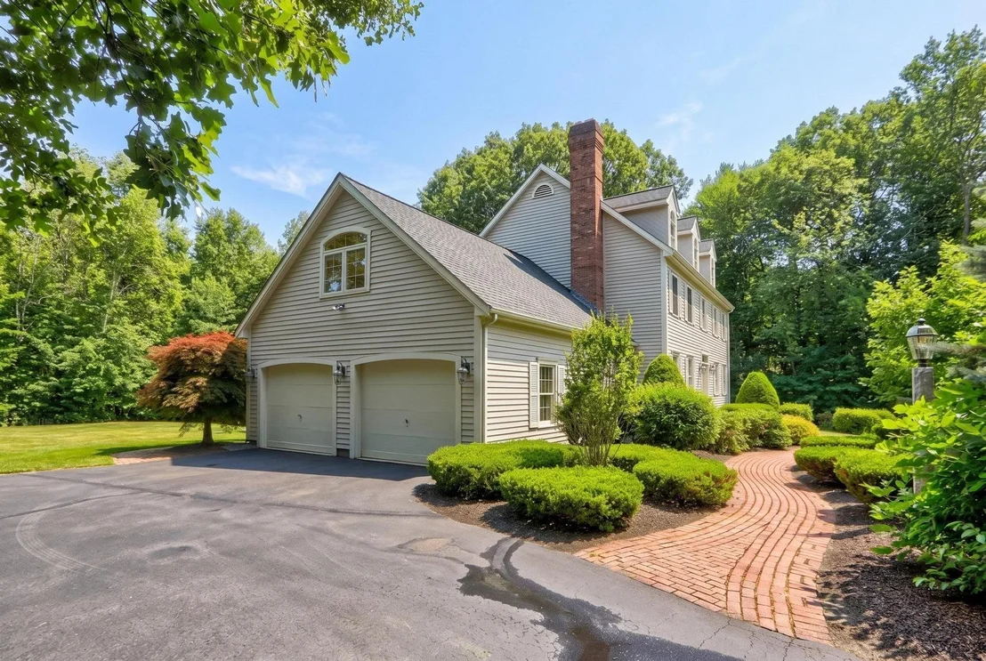 Photo of 8 Bear Hill