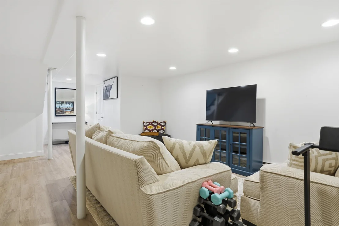 Photo of 9 Tuttle