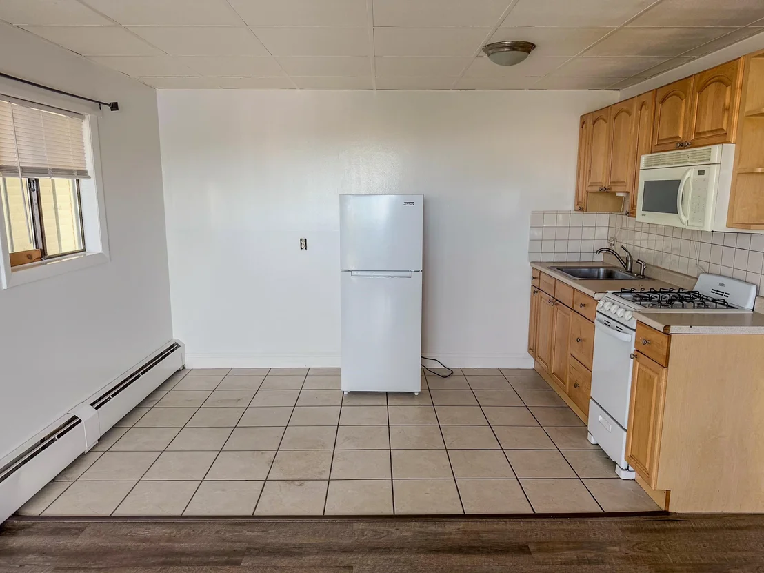 Photo of Unit 7 at 933 Ocean
