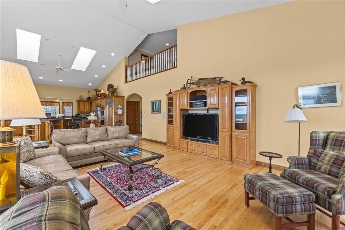 Photo of 1784 Nelson Hill