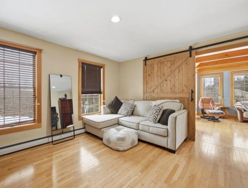 Photo of 692 Old Walpole