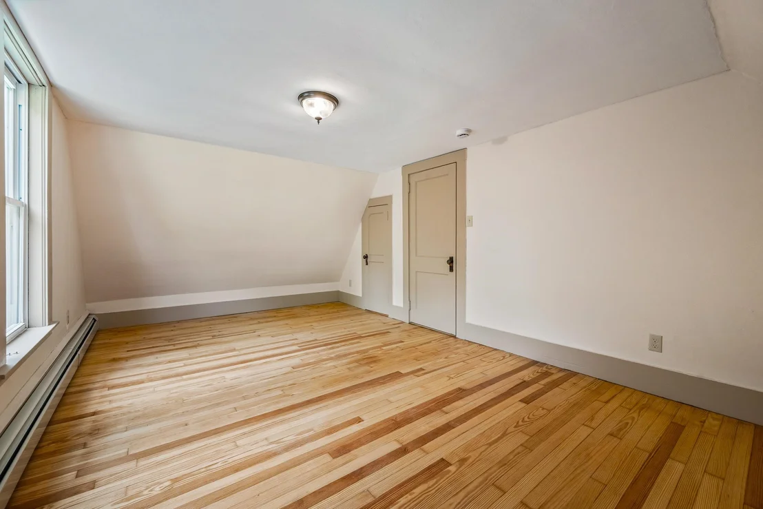 Photo of 484 First
