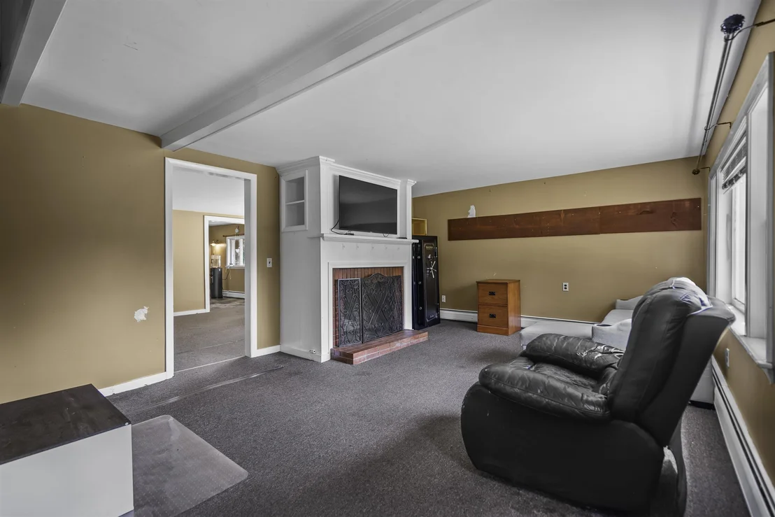 Photo of 385 Burnham Intervale