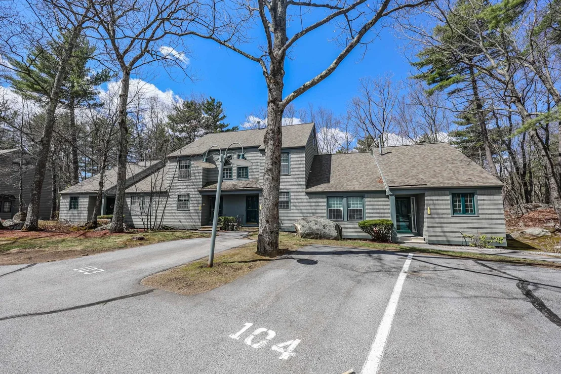 Photo of Unit 104 at 1465 Hooksett