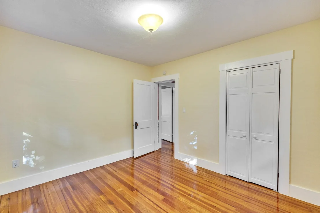 Photo of 370 Main