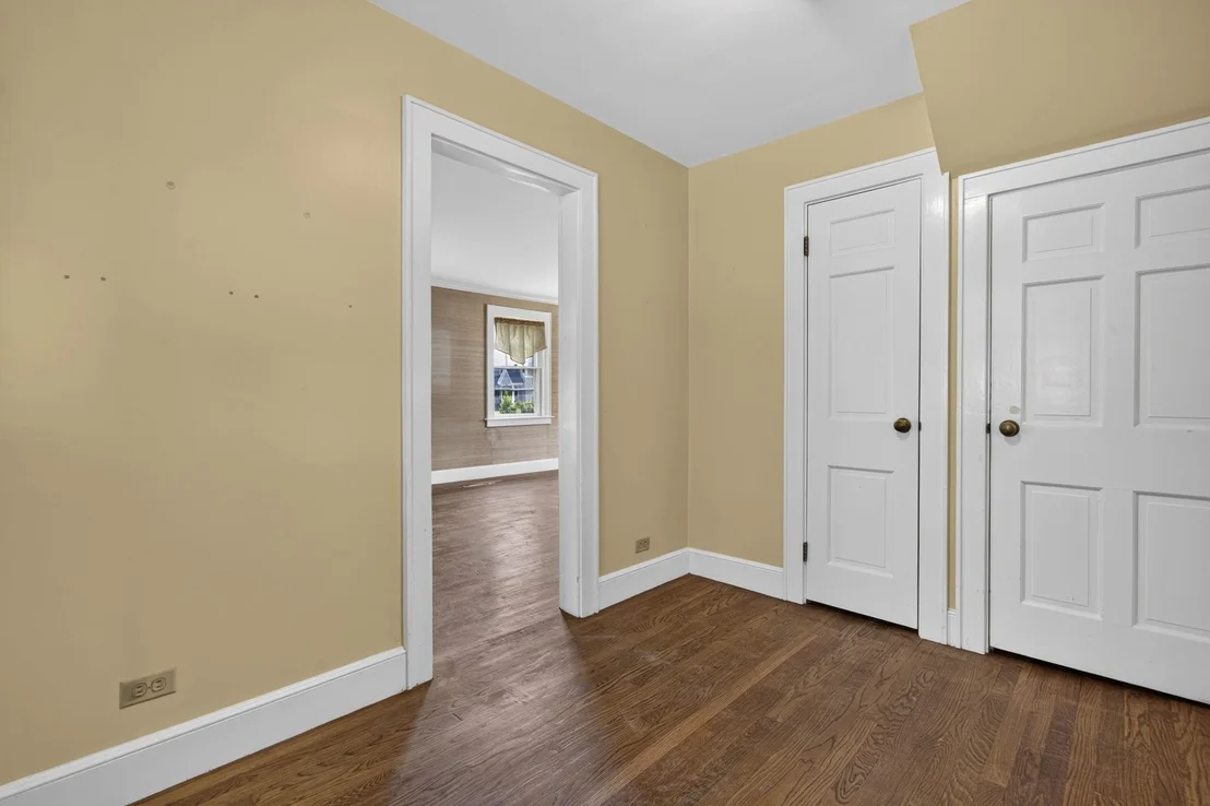 Photo of 831 Maple