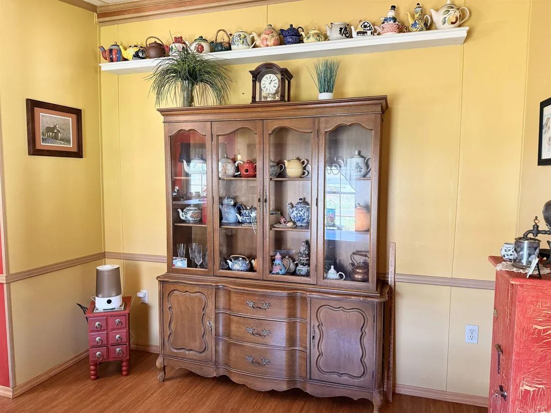 Photo of 18 Lindy