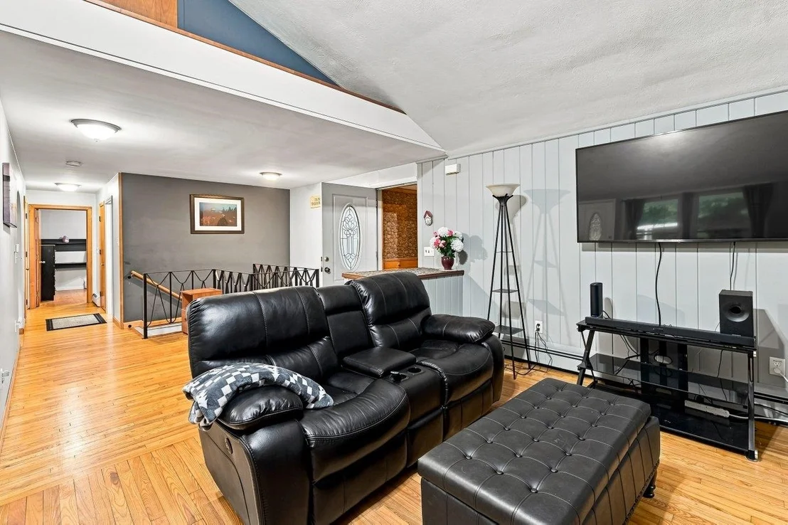 Photo of 143 Long Hill
