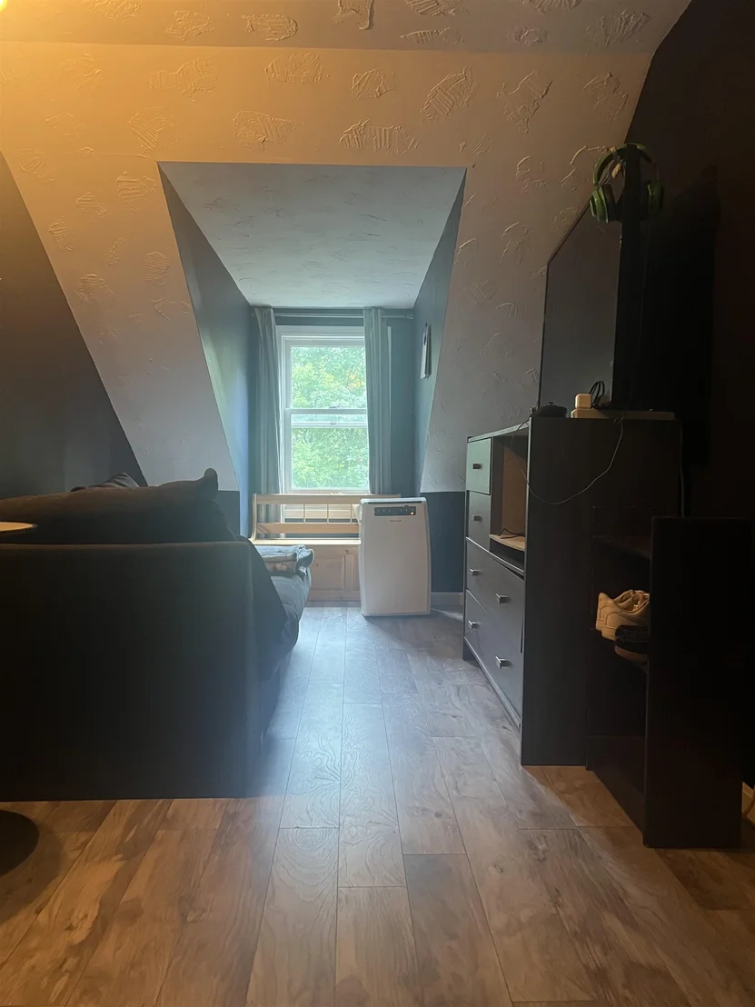Photo of 25 Hickory