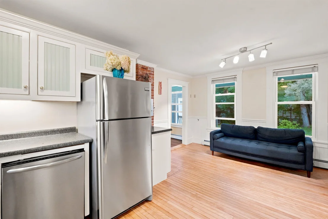 Photo of 460 Main