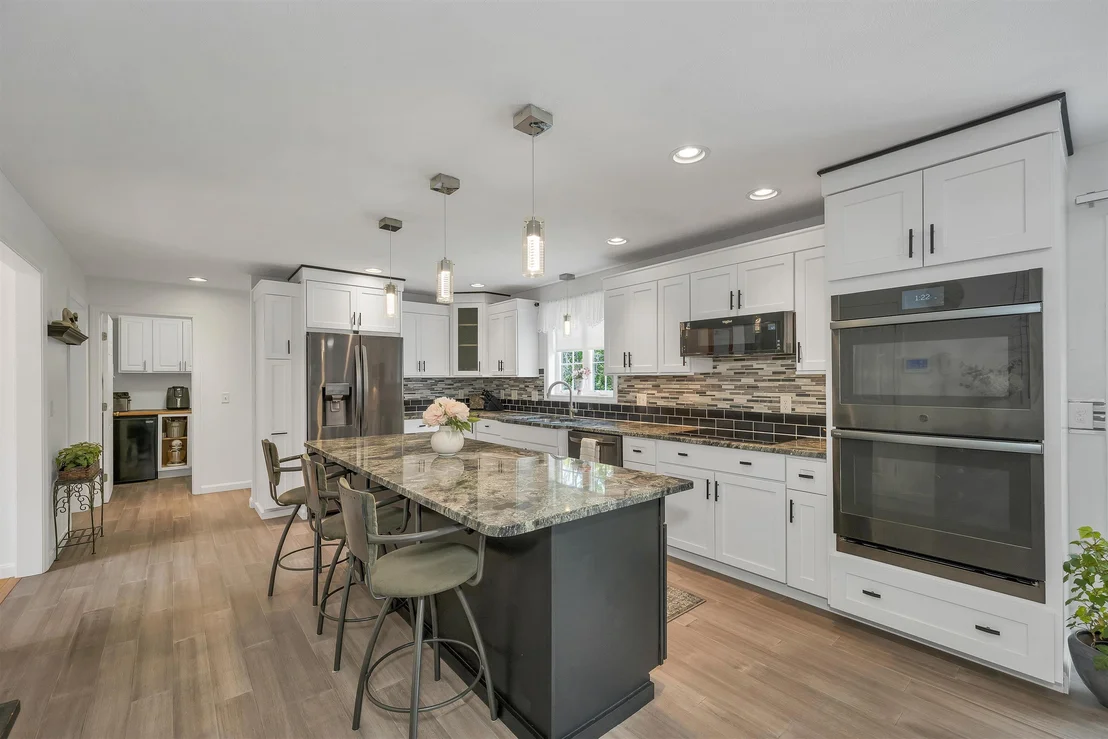 Photo of 537 Pingree Hill