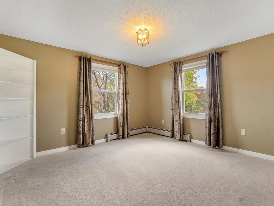 Photo of 771 Robinson