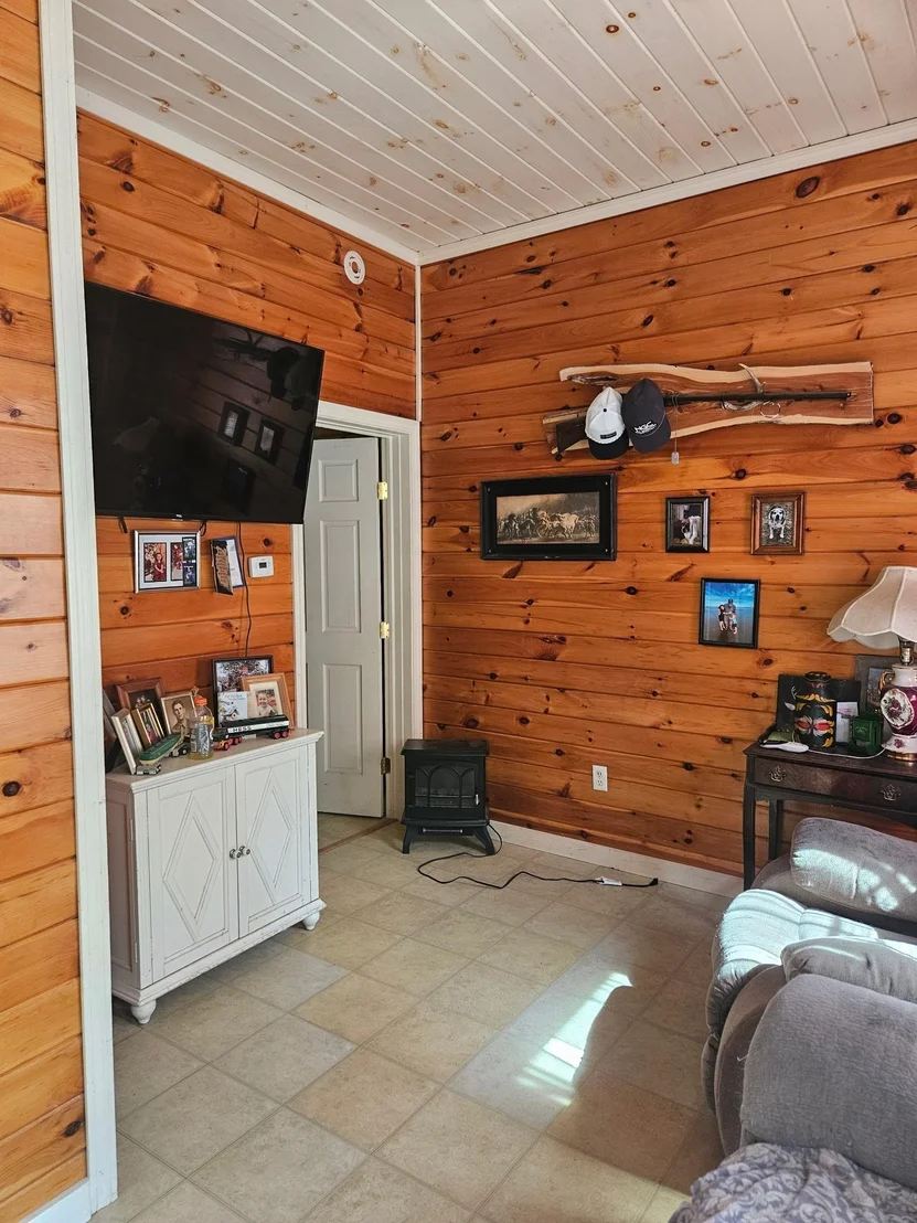 Photo of 731 Howard Hill