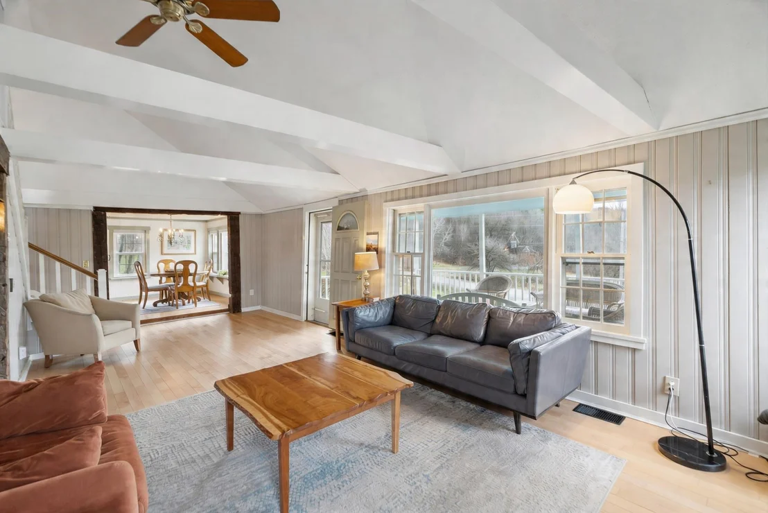 Photo of 441 Rhoades Hill