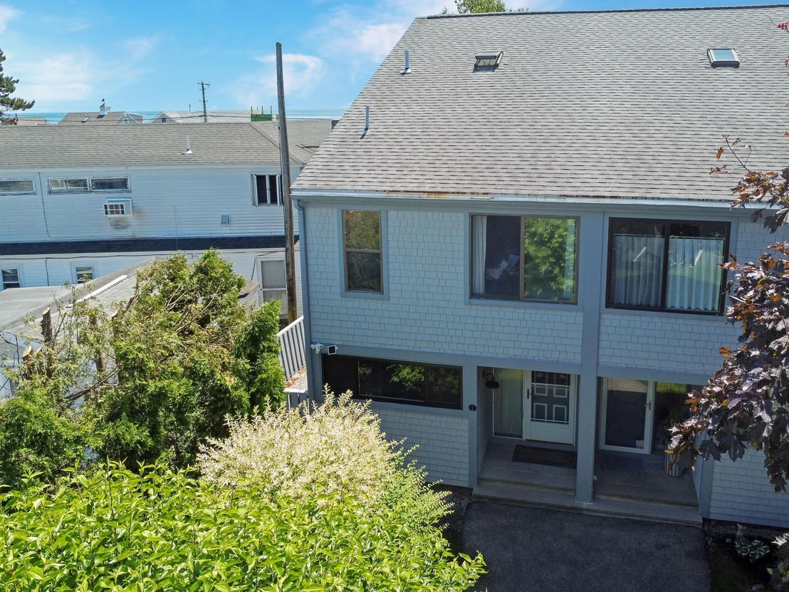 Photo of Unit 1 at 951 Ocean