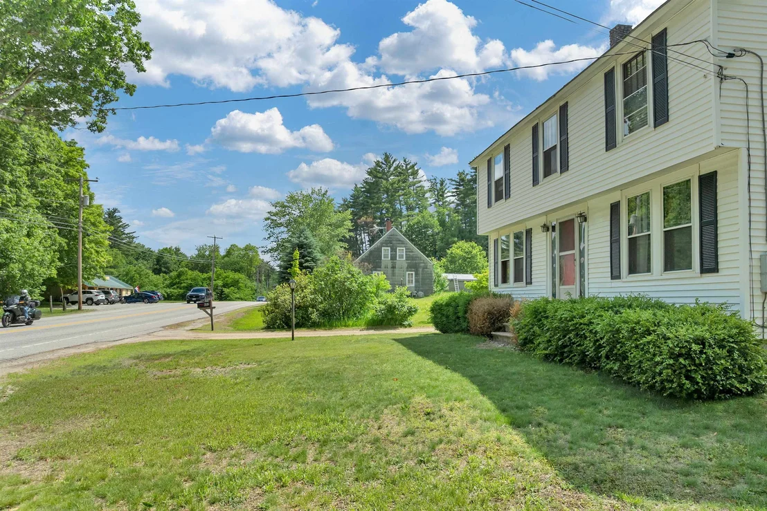 Photo of 652 West Side