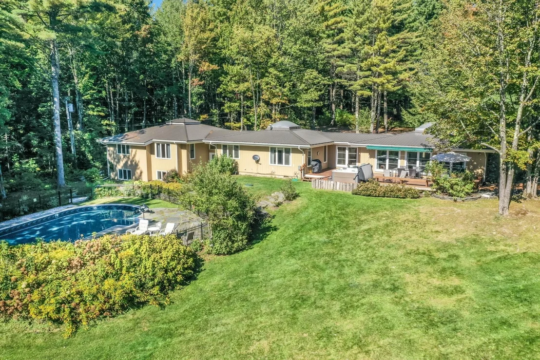 Photo of 835 Alpine View