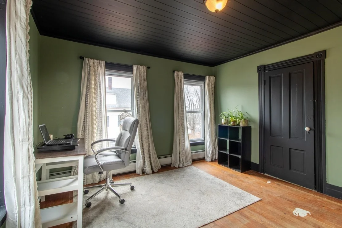 Photo of 44 Taylor