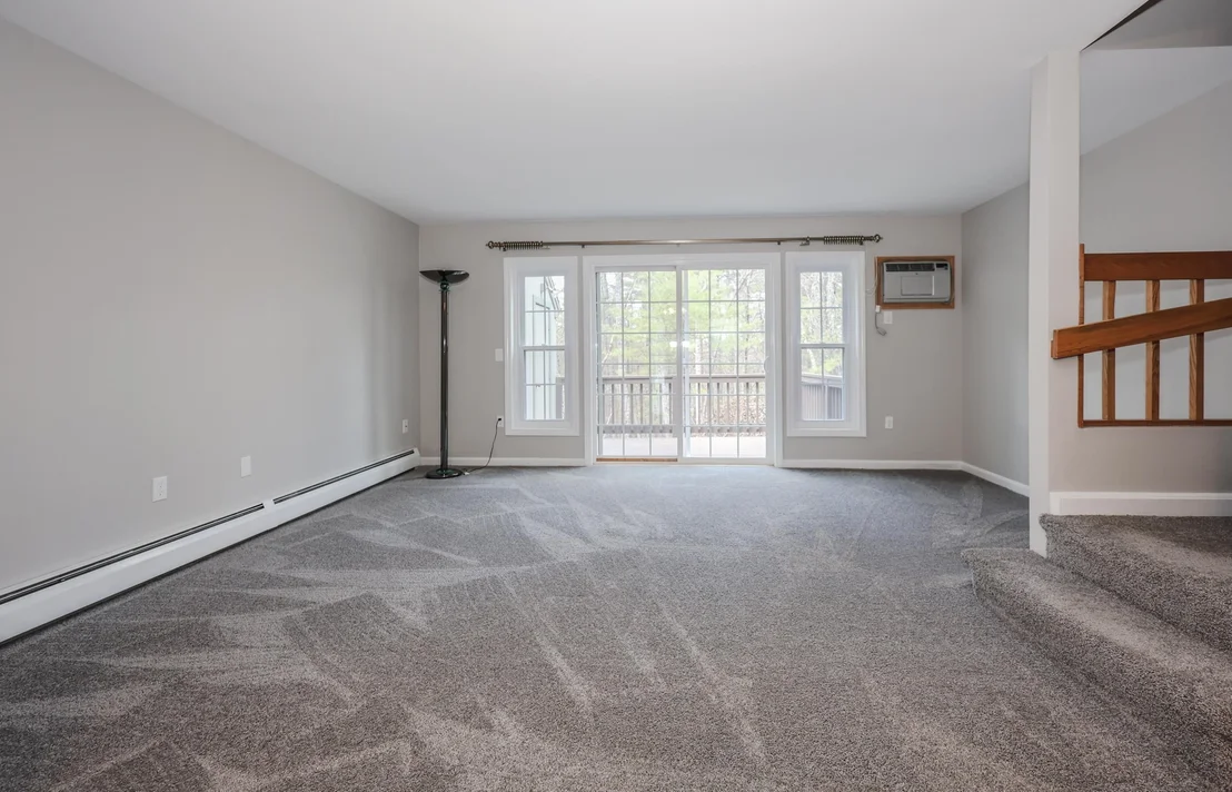 Photo of Unit 104 at 1465 Hooksett