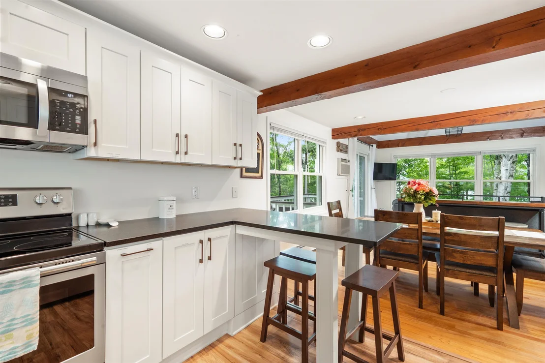 Photo of 10 Lakeview