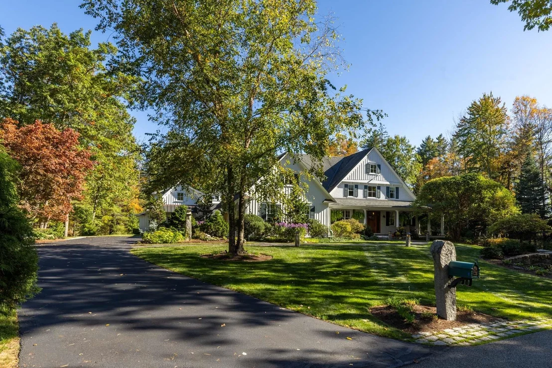 Photo of 24 WISTERIA