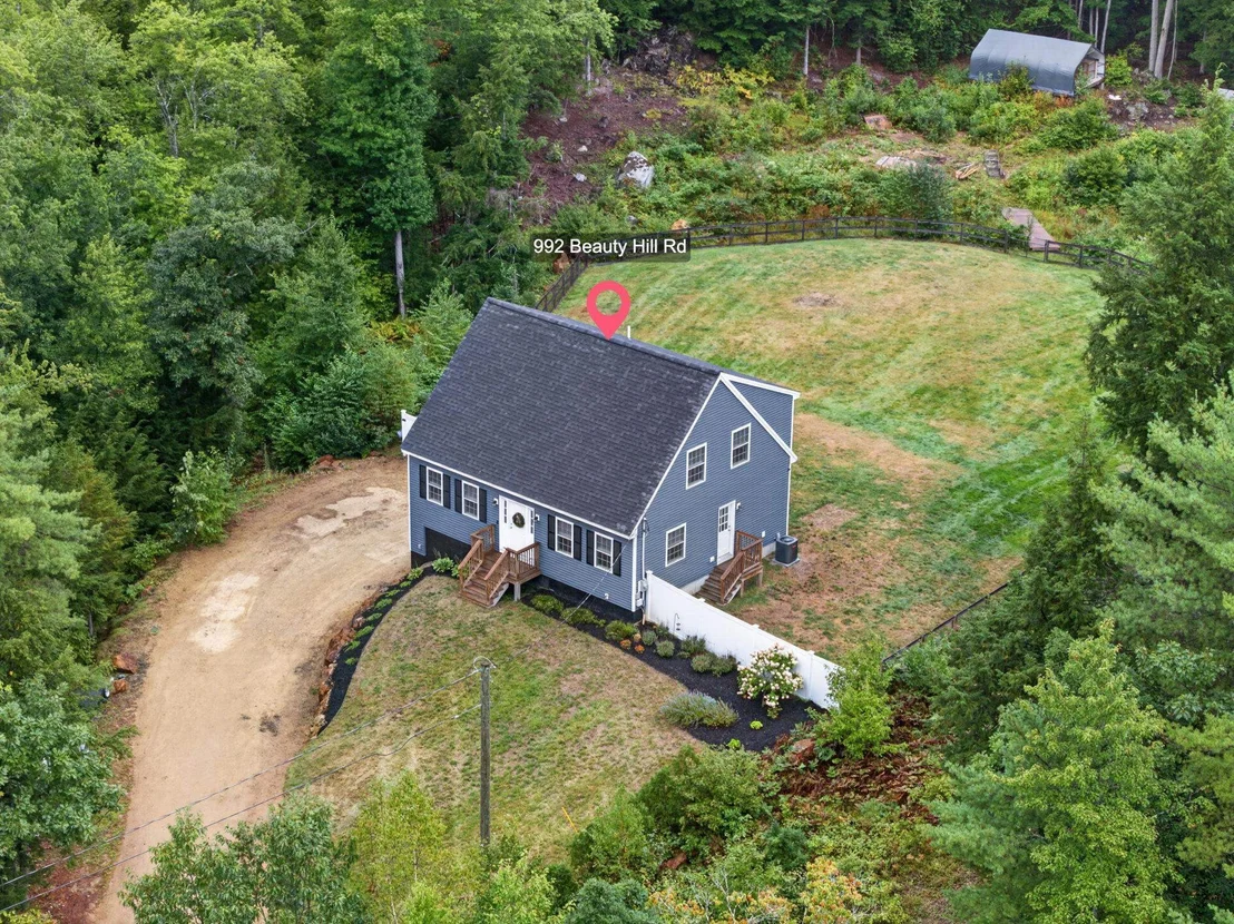 Photo of 992 Beauty Hill