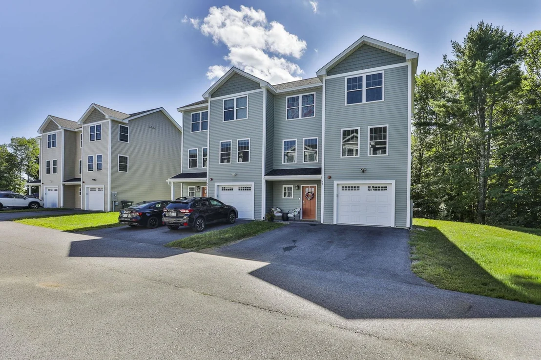 Photo of Unit B at 4 Bovee