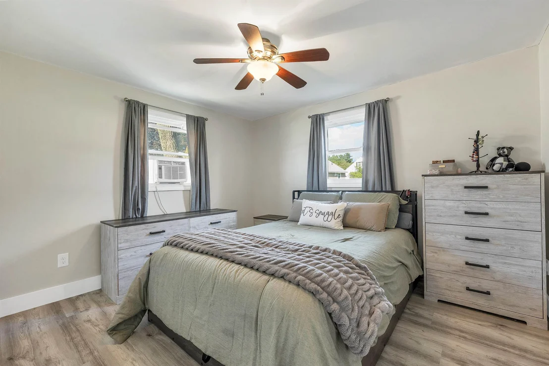 Photo of 6 Emerson