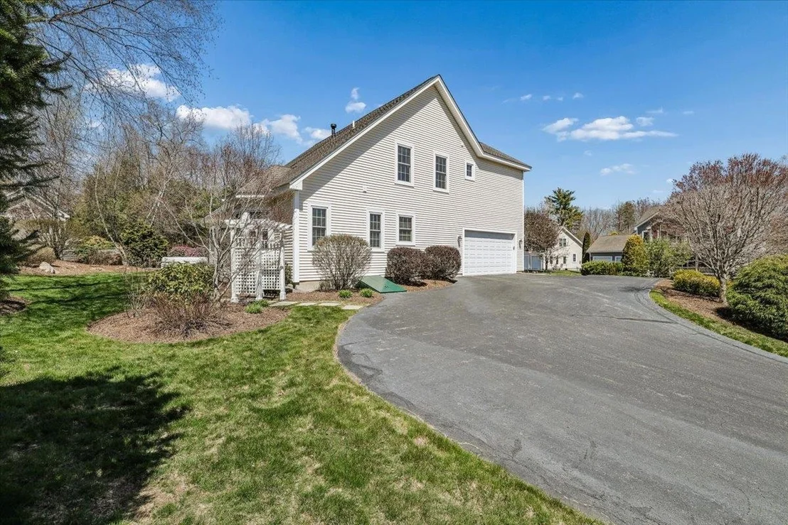 Photo of 32 White Pine