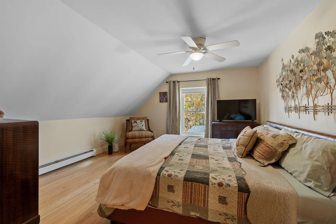 Photo of 2758 Main