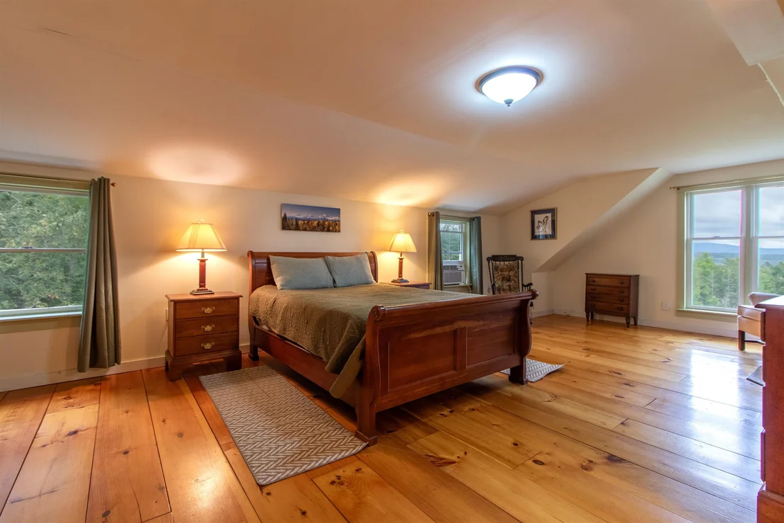 Photo of 388 Dolloff Pond