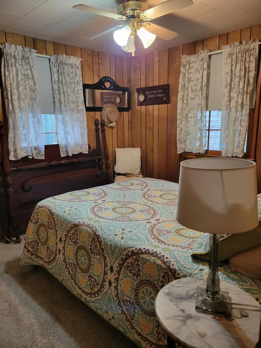 Photo of 281 Cedar Pond