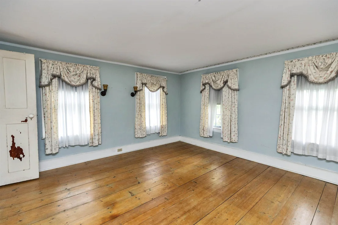 Photo of 5 Old Jaffrey