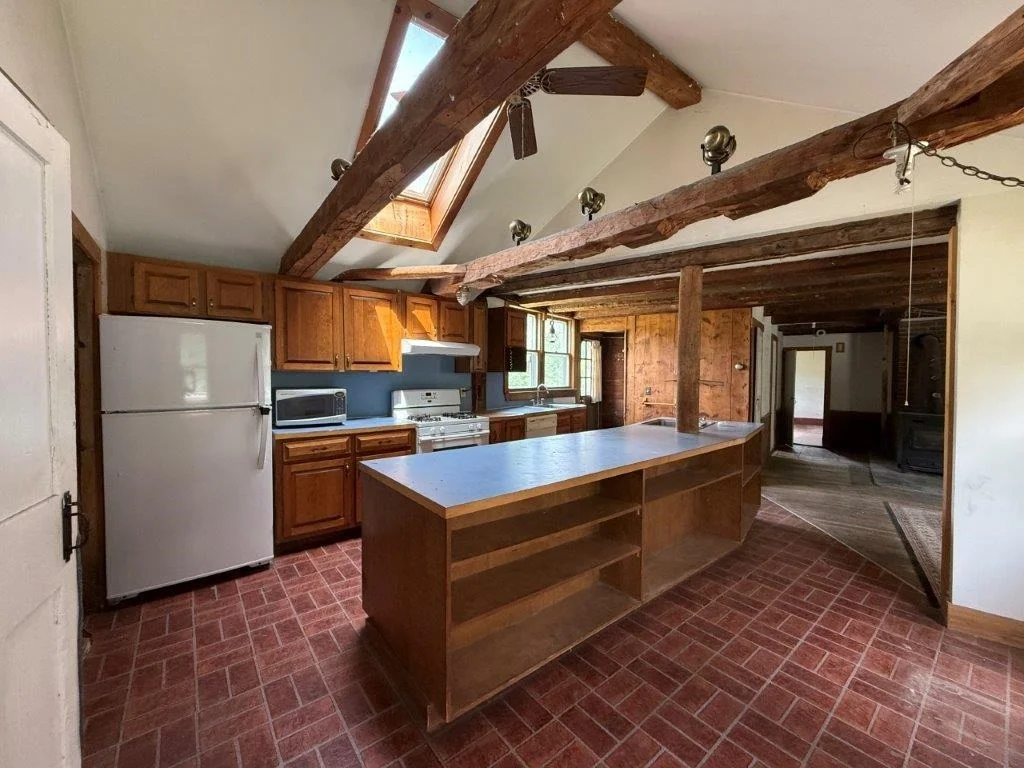 Photo of 446 Walker Brook