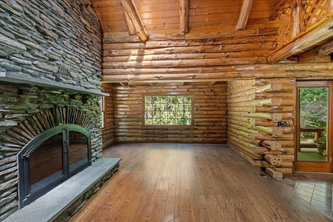 Photo of 34 Edwards Mill