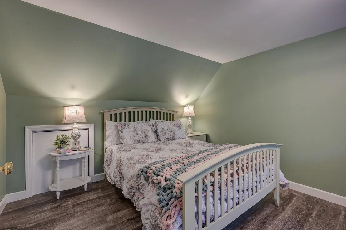 Photo of 633 Cobb Farm