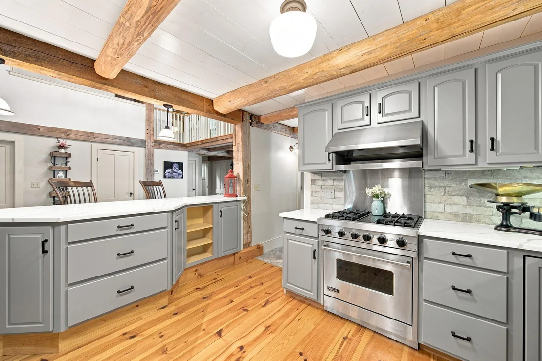 Photo of 369 Stoddard