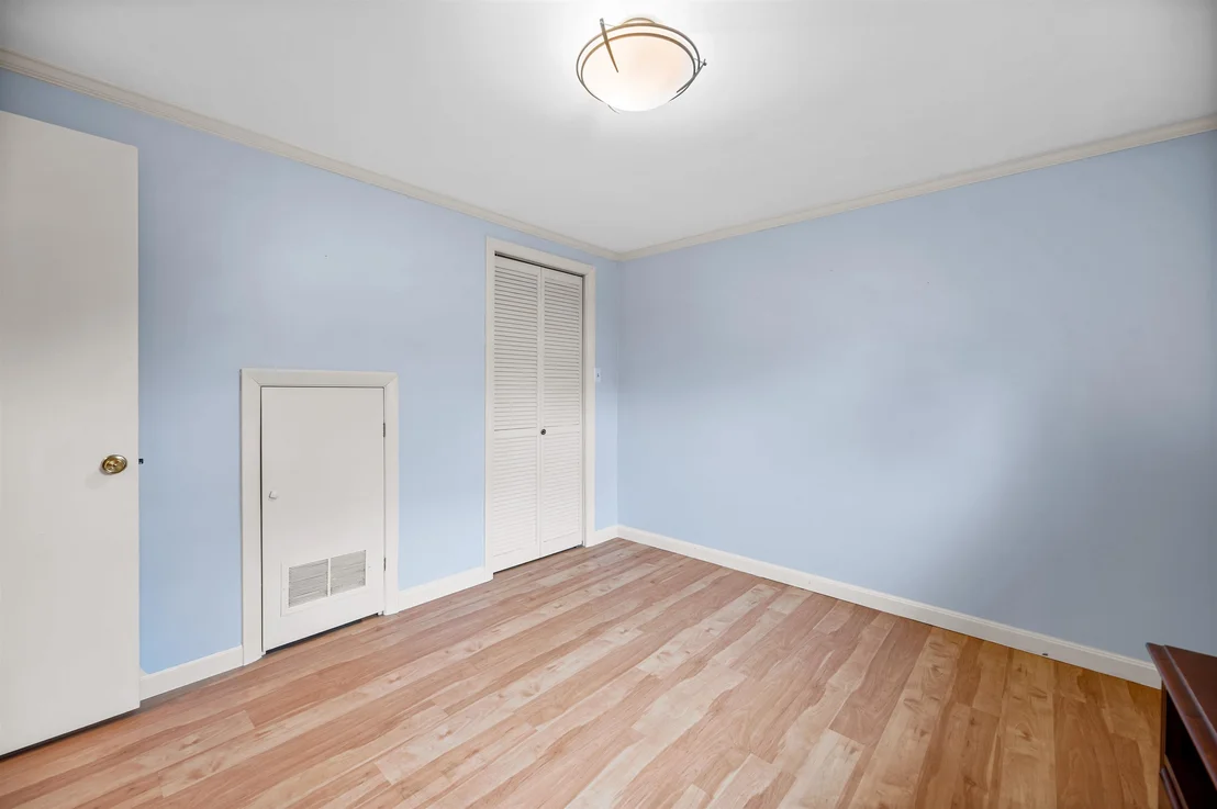 Photo of 11 Ledge