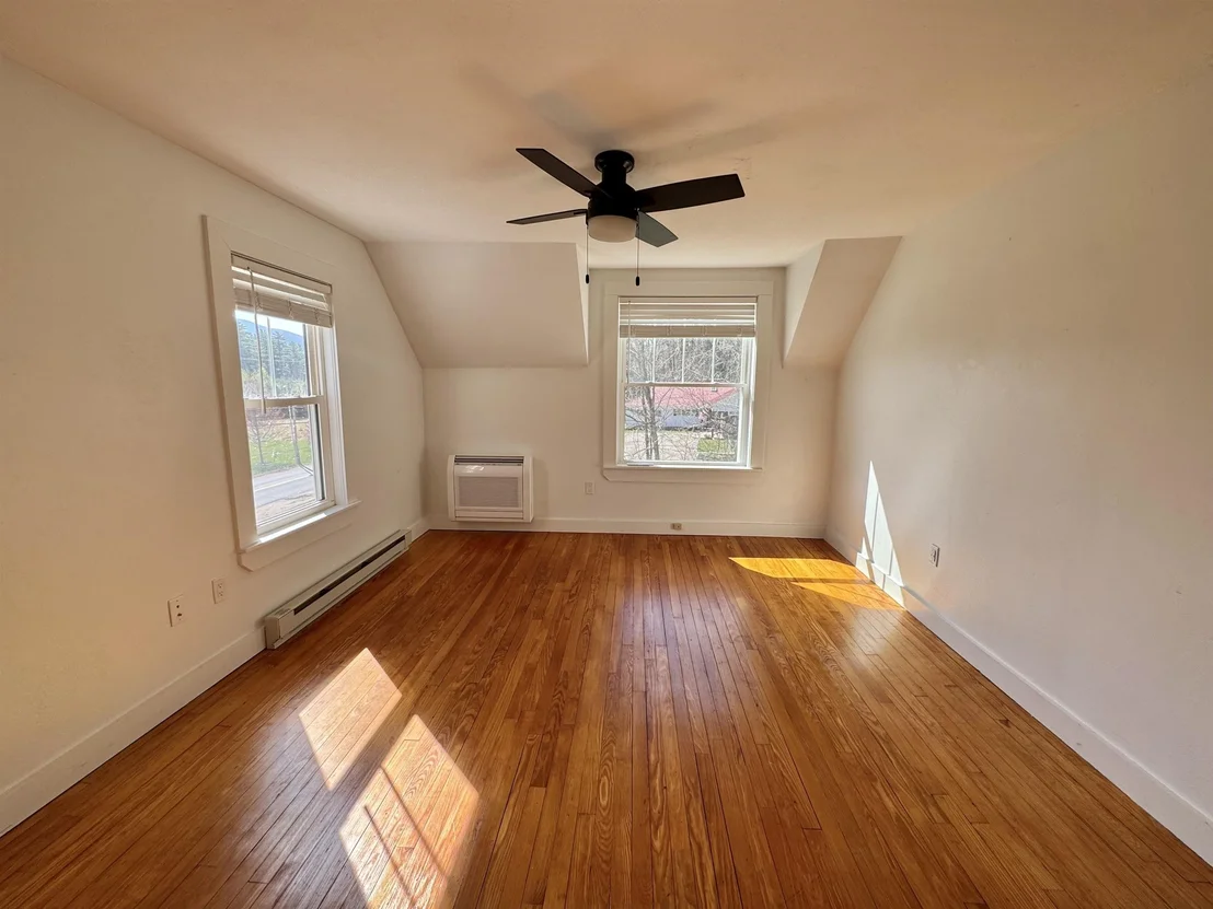 Photo of 424 Intervale Cross