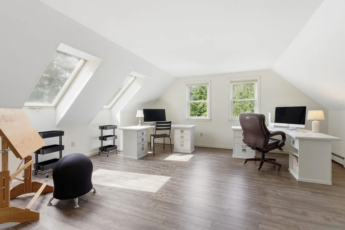Photo of 25 Buttonwood